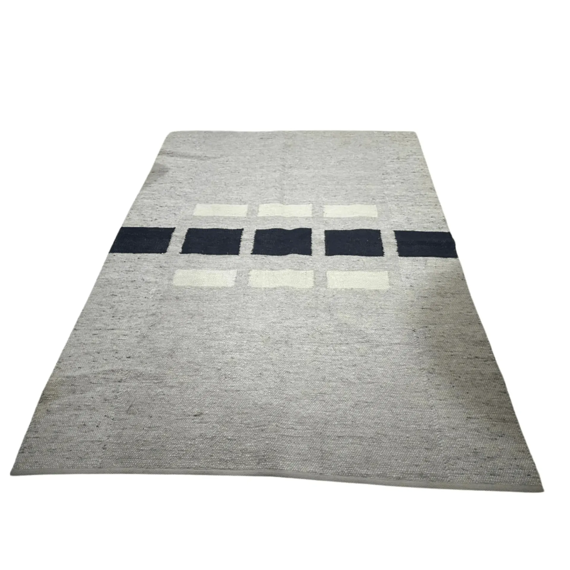 GREY CARPET 